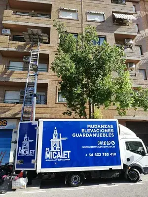 Plataforma elevadora La Palma de Cervello